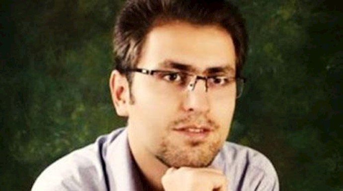 إيران..إعتصام عائلة السجين السياسي«مرتضی مراد بور»