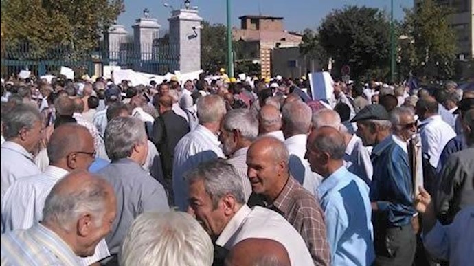 إيران..تجمعات احتجاجية في مدينتي طهران وکرمان