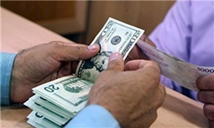 ايران.. سعر الدولار يتجاوز 4 آلاف تومان