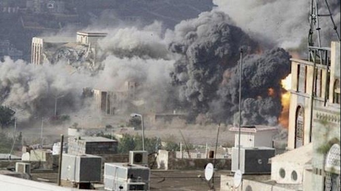 مقتل 30 جندياً يمنياً بتفجير انتحاري في عدن