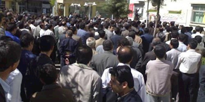 إيران .. 5 حالات إحتجاج وإضراب في مدن غربية للبلاد