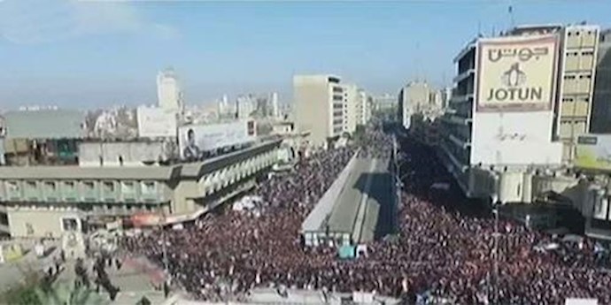 مظاهرات واسعة للشعب العراقي مطالبة بمحاکمة القيادات الفاسدة