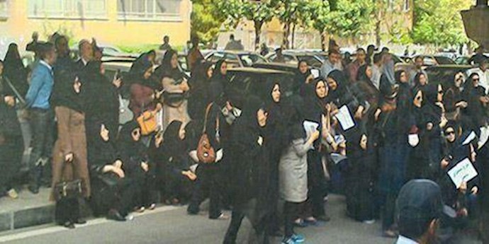 5 حالات احتجاج واضراب متواصلة في المدن الايرانية الغربية