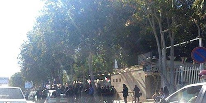 إيران .. بوشهر، ماهشهر؛مواصلة إحتجاجات عمال الصناعة البحرية والبتروکيمياوية