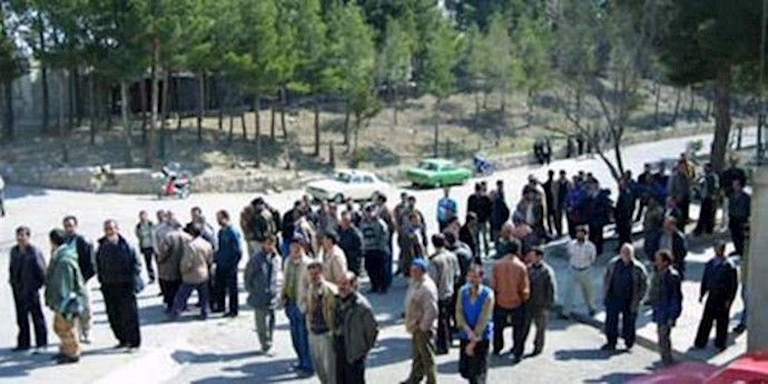 اضراب و مظاهرات لعمال شرکة القصب السکري في ”هفت تبه”