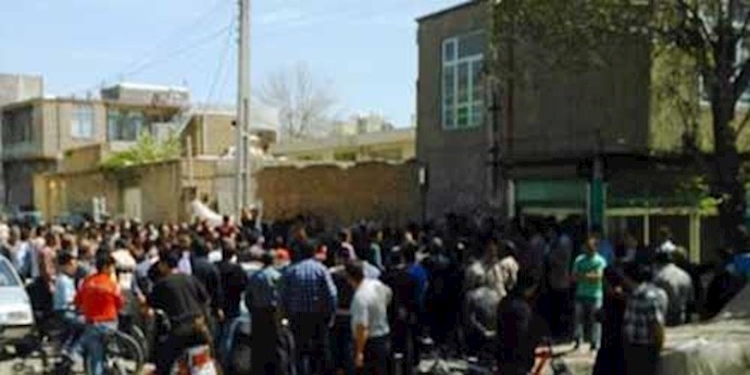 خوف النظام من تحشد إحتجاجي لعمال القصب السکري وتراجعه أمام العمال