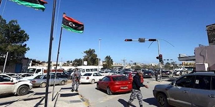 ليبيا: سماع دوي انفجارات وإطلاق نار کثيف في طرابلس