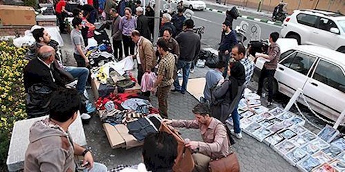 طهران- عنصر حکومي في بلدية:تحولت المقاومة السلبية إلی هجمات مسلحة أو بالسلاح الأبيض
