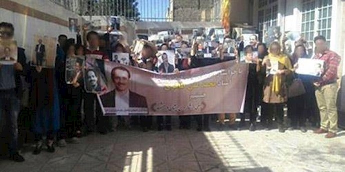 مشهد .. إحتجاج مؤيدي محمد علي طاهري علی تمديد إعتقاله غير القانوني