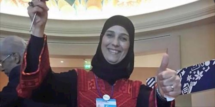 فلسطينية تفوز بلقب المعلم الأفضل في العالم