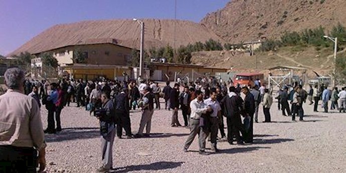 إيران.. مدينة عسلوية-3 حالات احتجاج وإضراب العمال في مختلف المراحل