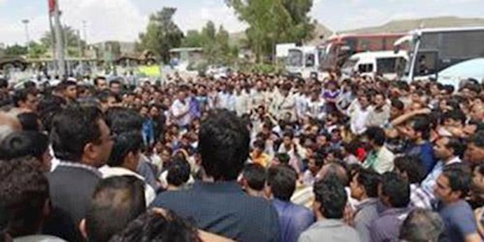 کاشان، ياسوج؛ 3 حالات الاحتجاج والإضراب العمال والموظفين الطافح کيل صبرهم