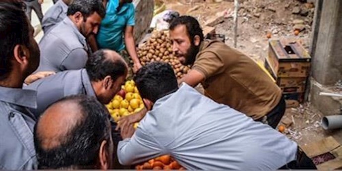 إيران .. أهواز – الإشتباک بين قوات النظام القمعية وبين البسطيات في سوق عبدالحميد