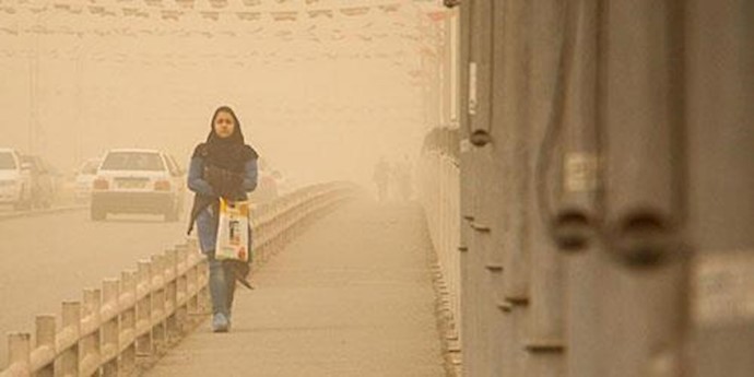 ذرات الغبار تعطل 18 مدينة في محافظة خوزستان