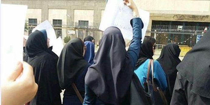 تجمعات احتجاجية للموظفين، والعمال والجامعيين في إيلام، وطهران وجيرفت