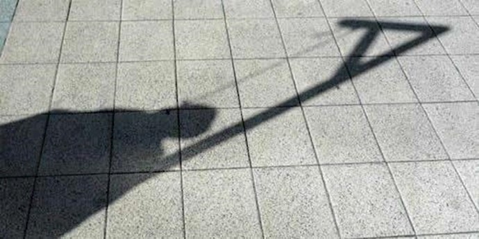 نقل 5 سجناء الی زنزانات انفرادية في سجن اصفهان لتنفيذ حکم الاعدام
