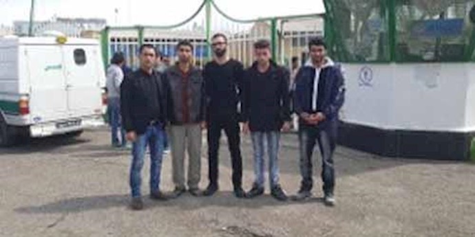 أردبيل- تنفيذ حکم الضرب بالسياط بحق 5 شباب بسبب رفع الشعار للإفراج عن سجين الرأي عباس لساني