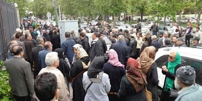 احتجاجات عمالية وللمغبونين المنهوبة أموالهم وحماة البيئة في طهران واصفهان وبندرعباس وساري