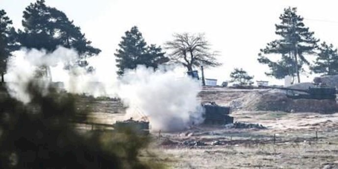 الجيش الترکي يضرب أهدافاً في سورية بعد هجوم صاروخي أصاب بلدة ترکية