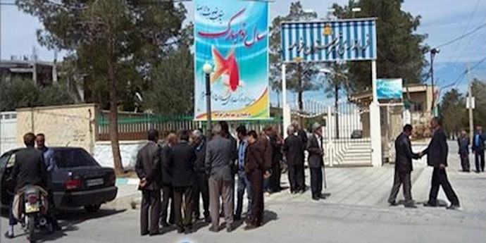 تجمع احتجاجي للمزارعين في کربال في محافظة فارس