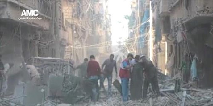 غارات روسية بحلب وعشرات القتلی من جيش النظام