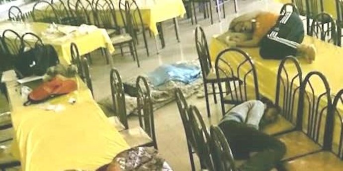مواصلة إعتصام الطلاب الجامعيين في جامعة زنجان