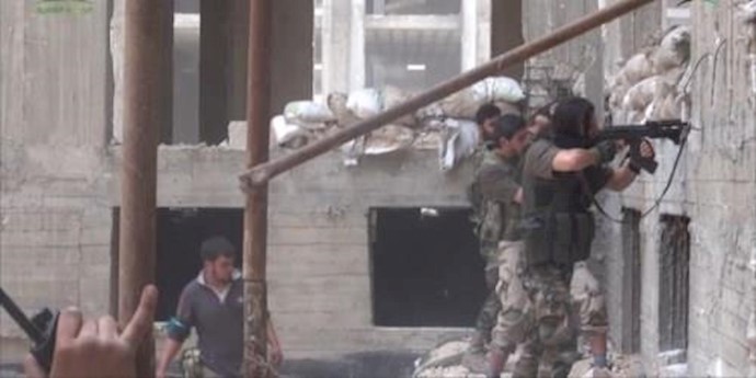 إيران تقر بأسر ستة من جنودها بحلب وتتوعد بالرد