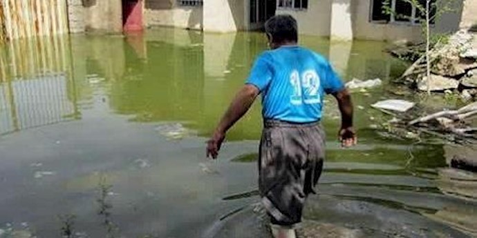 إيران.. تجمع احتجاجي مقابل مبنی محافظة لرستان
