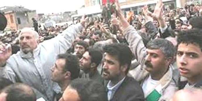 ايران.. تعليق حالة 300 من عمال مصنع آبکينة للزجاج المتقاعدين والمطرودين عن العمل