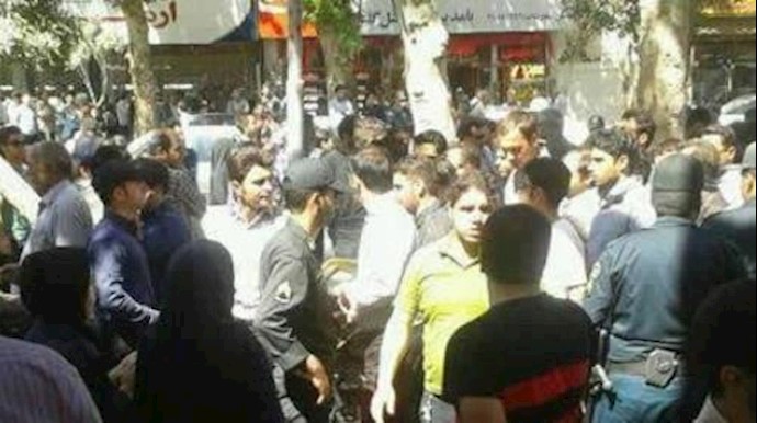 3 حالات من المواجهة بين المواطنين والعملاء في طهران