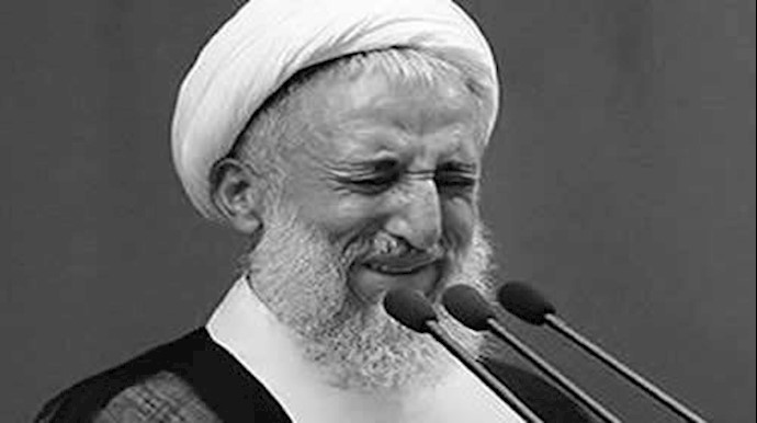 تأوه وتوجع الملا صديقي في صلاة الجمعة بطهران: لا أعرف لماذا لا ندرک الموقف!