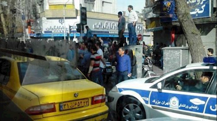 طهران- کرج، حرکتان احتجاجيتان ضد عناصرالقمع