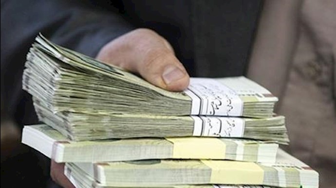 إذعان المتحدث باسم حکومة روحاني بشرعنه دفع رواتب بمئات من الملايين