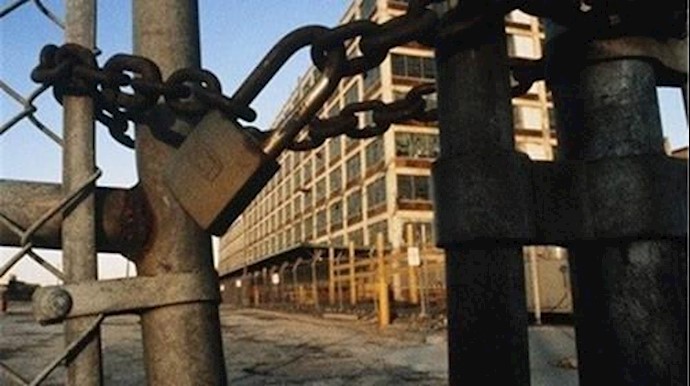 الهجوم علی الإتفاق النووي والسياسات الإقتصادية لحکومة روحاني؛ الإقتصاد موشک علی الإنهيار