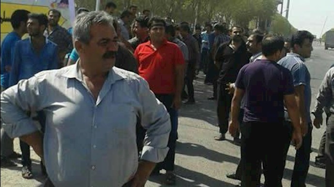 ايران .. استمرار اضراب سائقی الشاحنات في محطة بوشهر