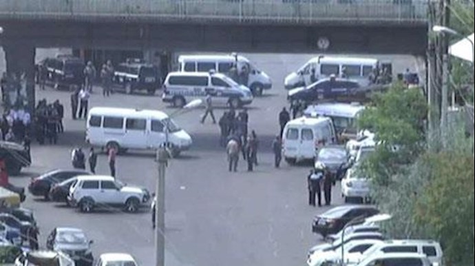 أرمينيا.. مسلحون يقتحمون مبنی الشرطة والسلطات تنفي وجود انقلاب