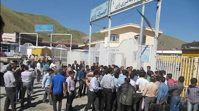 اروميه وطهران وکاشان .. احتجاج واضراب أصحاب الشاحنات والعمال والطلاب