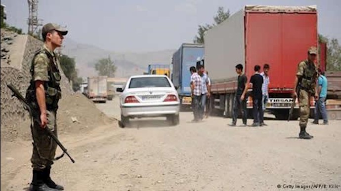 العثور علی قنبلة معبئة تزن طنا في شاحنة بالحدود الإيرانية الترکية