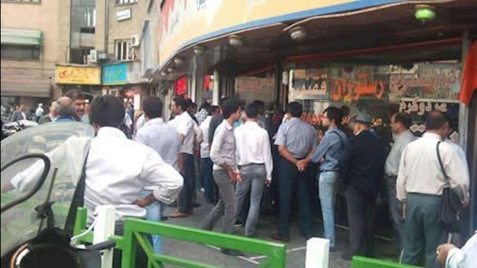 تصدي المواطنين لللختم والتعامل مع أصحاب مطاعم شارع فردوسي في طهران
