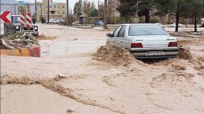 قری في محاصرة السيول في أذربايجان الغربية