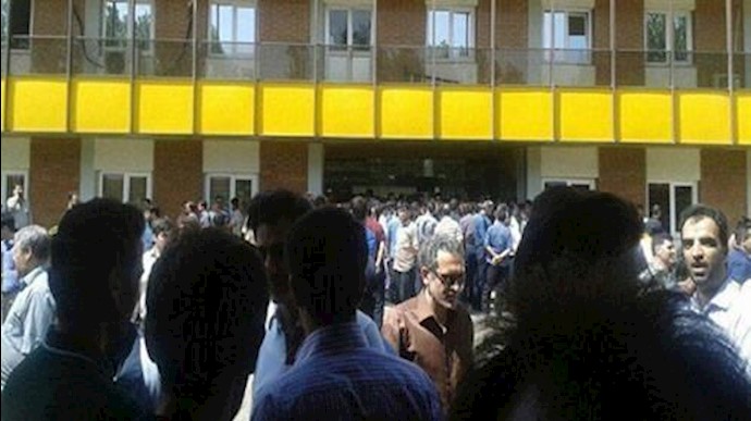 تجمع احتجاجي لعمال «ايران ترانسفو» لليوم الثاني علی التوالي في زنجان