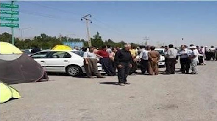 زرند وجرجان ونقده.. احتجاجات واضرابات عمالية وسواق وأصحاب حقول الدواجن