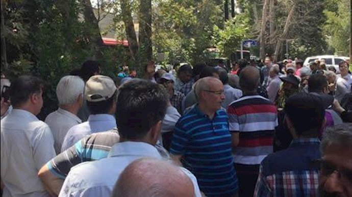 تحرکات احتجاجية في کل من مدن إيلام وسنندج وکرمانشاه