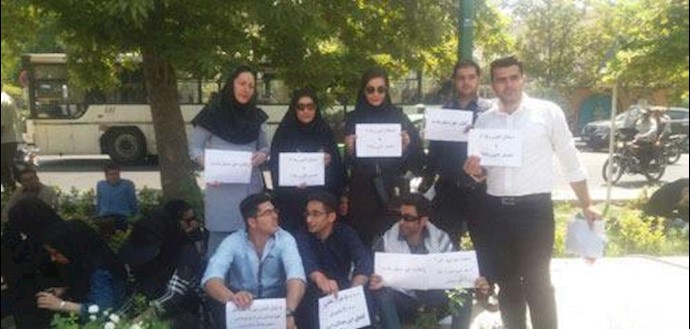 ايران ..تجمع احتجاجي لطلاب فرع القانون