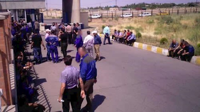 إيران.. تجمع احتجاجي لعمال متقاعدين لمعمل الصب في مدينة تبريز