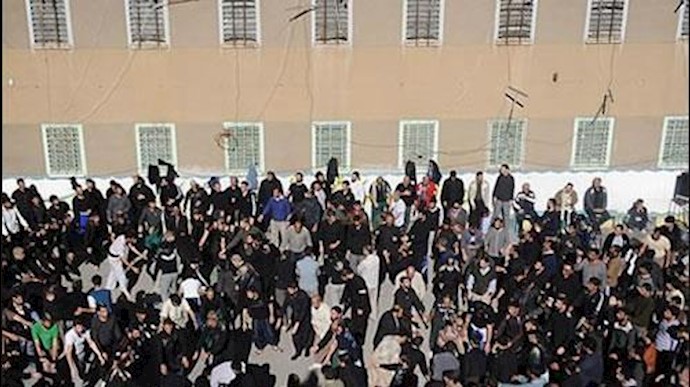 إيران.. احتجاج سجناء سجن جوهردشت علی قراءة جبرية لدعاء عرفة في الحر اللاهب بمنتصف النهار