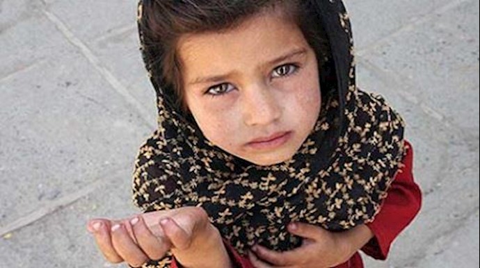 تجارة الأطفال.. صناعة جديدة تنتعش من شدة الفقر والعوز في ظل نظام الملالي في ايران