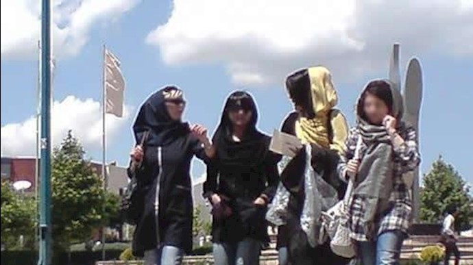ايران.. ضوابط قمعية تفرضها الجامعة الوطنية المسماة ببهشتي لزي الفتيات والطالبات