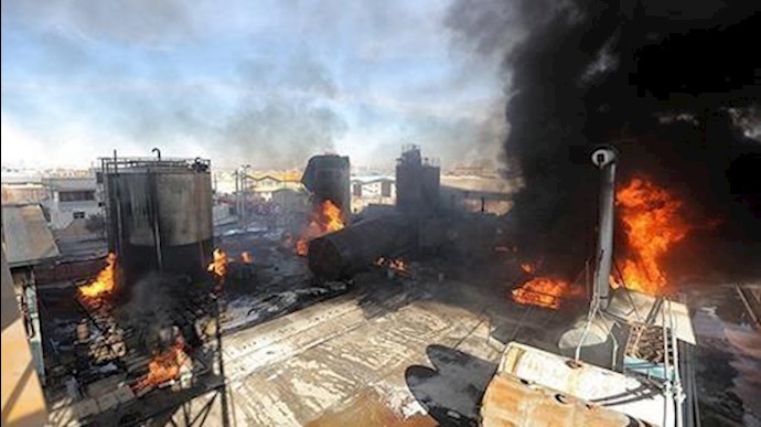 إيران ..حريق واسع في مدينة قم
