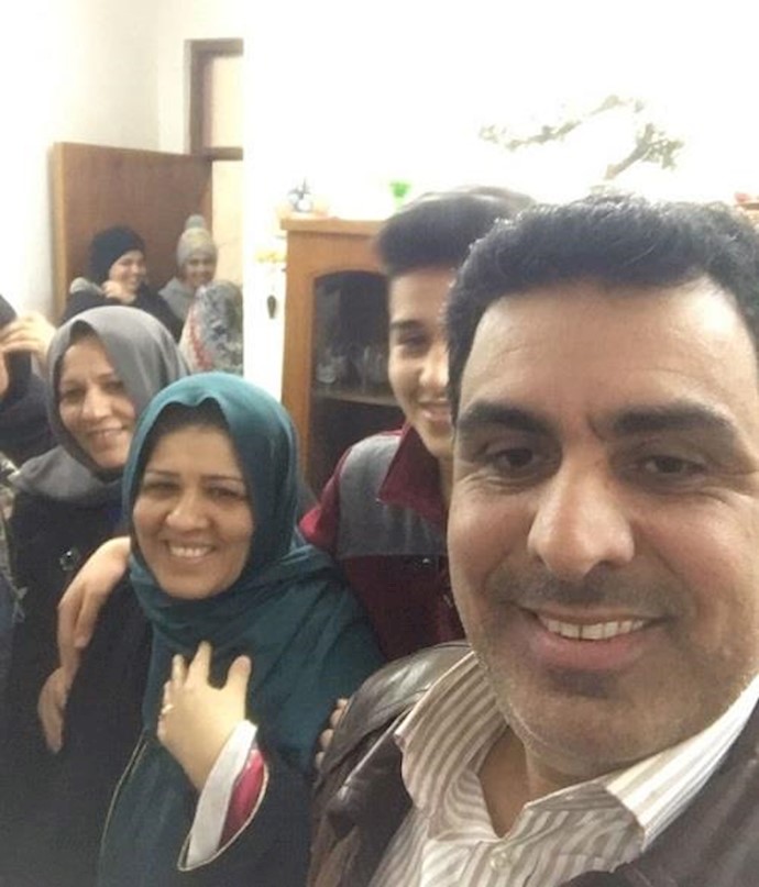 أول صور للصحافية العراقية أفراح شوقي إثر إطلاق سراحها